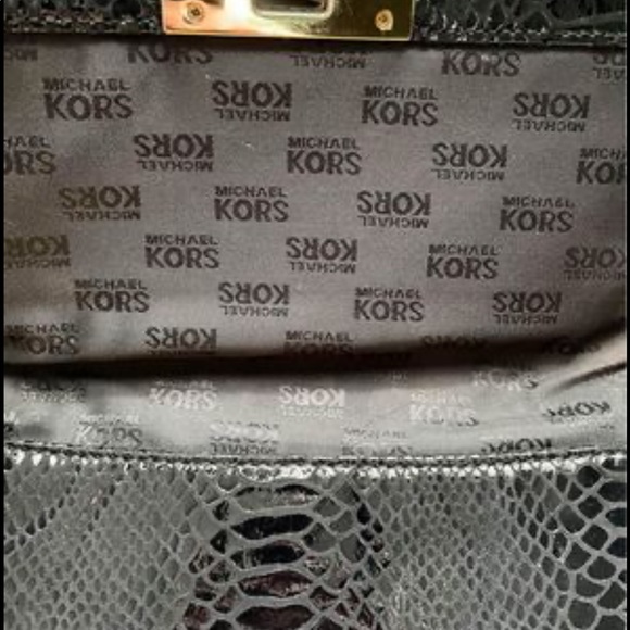 Michael Kors Clutch EUC black with gold hardware - Picture 3 of 4